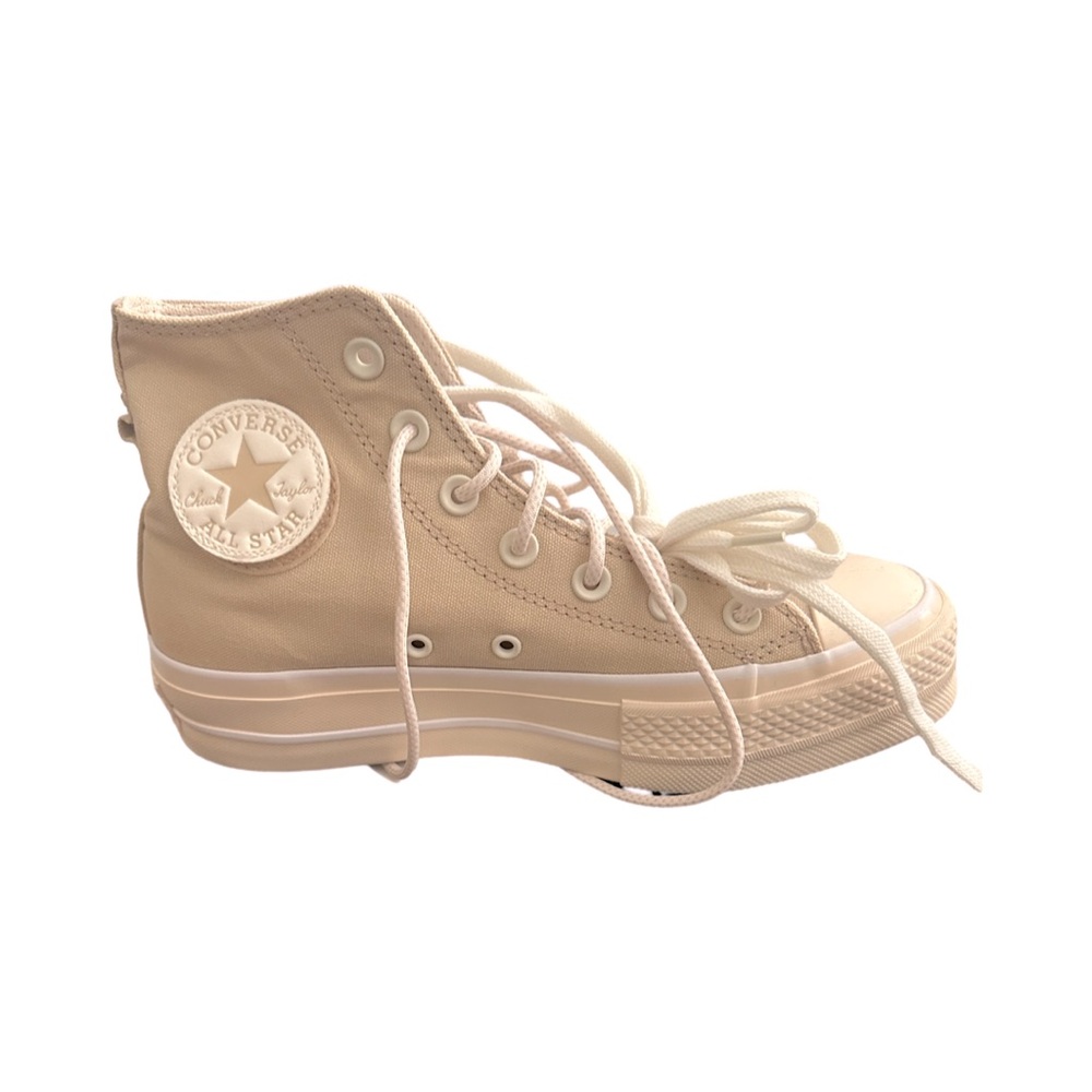 NIB Converse Chuck Taylor All Star Lift oat milk color